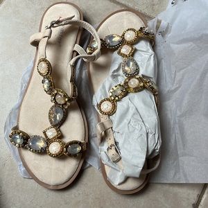 Beautiful sandals size 9